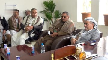 اجتماع برئاسة جمعان يناقش سير العمل الضريبي في عمران