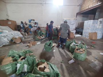 جمارك المنطقة الحرة بعدن تضبط شحنة تحتوي على أكثر من 24 ألف قطعة تستخدم في صناعة الطائرات المسيرة جمارك المنطقة الحرة بعدن تضبط شحنة تحتوي على أكثر من 24 ألف قطعة تستخدم في صناعة الطائرات المسيرة