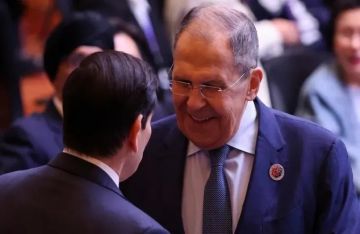 مباحثات بين وزيري خارجية أمريكا وروسيا لتنفيذ تفاهمات ترامب وبوتين مباحثات بين وزيري خارجية أمريكا وروسيا لتنفيذ تفاهمات ترامب وبوتين