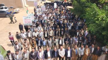 مسيرة طلابية بجامعة المحويت إحياء لذكرى طوفان الأقصى وتضامنا مع غزة