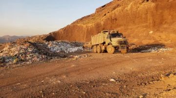 مكتب الاقتصاد بالأمانة يتلف 55 طنا من المواد الغذائية المنتهية مكتب الاقتصاد بالأمانة يتلف 55 طنا من المواد الغذائية المنتهية