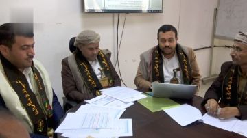 مناقشة الترتيبات لتدشين فعاليات الذكرى السنوية للشهيد في عمران مناقشة الترتيبات لتدشين فعاليات الذكرى السنوية للشهيد في عمران