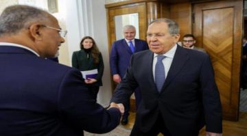 قراءة سياسية لزيارة الرئيس الزبيدي إلى روسيا الاتحادية قراءة سياسية لزيارة الرئيس الزبيدي إلى روسيا الاتحادية