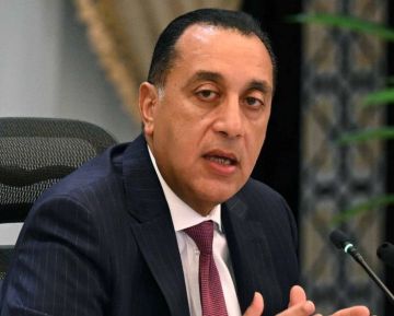 مدبولي يعلن يوم افتتاح المتحف المصري الكبير إجازة رسمية مدبولي يعلن يوم افتتاح المتحف المصري الكبير إجازة رسمية