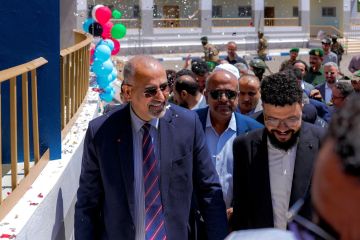 الرئيس الزبيدي يفتتح مجمعي الشيخ محمد بن زايد التربويين في مديريتي الأزارق وجحاف بالضالع الرئيس الزبيدي يفتتح مجمعي الشيخ محمد بن زايد التربويين في مديريتي الأزارق وجحاف بالضالع