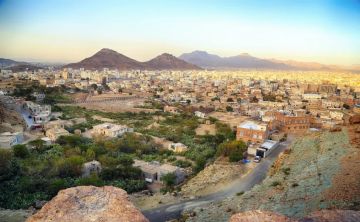 للبحث عن أموال الرئيس الراحل صالح .. الحوثيون ينبشون أراضي المزارعين في سنحان