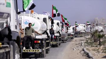 7.2 آلاف طن من المساعدات الإماراتية تصل مصر لنقلها إلى غزة 7.2 آلاف طن من المساعدات الإماراتية تصل مصر لنقلها إلى غزة