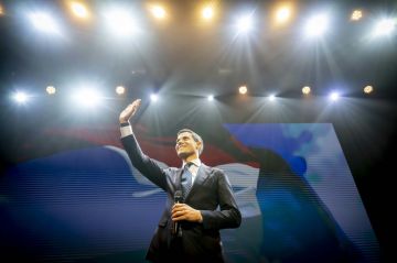 استطلاعات: الوسطيون يتقدمون على اليمين المتطرف في الانتخابات الهولندية استطلاعات: الوسطيون يتقدمون على اليمين المتطرف في الانتخابات الهولندية