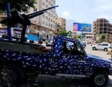 بعد غضب شعبي عارم شرطة تعز تحرك ملف مقتل النجاشي وتكشف عن 3 متهمين!   بعد غضب شعبي عارم شرطة تعز تحرك ملف مقتل النجاشي وتكشف عن 3 متهمين!