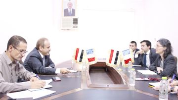 الوصابي يبحث مع السفيرة الفرنسية تفعيل مراكز اللغة الفرنسية وتعزيز التعاون الثنائي الوصابي يبحث مع السفيرة الفرنسية تفعيل مراكز اللغة الفرنسية وتعزيز التعاون الثنائي