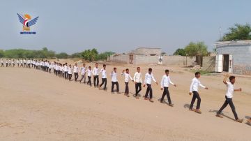 مسيرات راجلة لخريجي دورات طوفان الأقصى في عدد من مديريات الحديدة مسيرات راجلة لخريجي دورات طوفان الأقصى في عدد من مديريات الحديدة