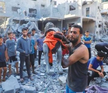 استشهاد طفلة فلسطينية وإصابة آخرين جراء انهيار مبنى بمدينة غزة استشهاد طفلة فلسطينية وإصابة آخرين جراء انهيار مبنى بمدينة غزة