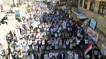 95 مسيرة جماهيرية في المحويت تؤكد الوفاء لدماء الشهداء ومواصلة العطاء