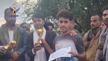 تعز.. فريق القلعة يتوج بلقب دوري نجوم الحوبان للناشئين تعز.. فريق القلعة يتوج بلقب دوري نجوم الحوبان للناشئين