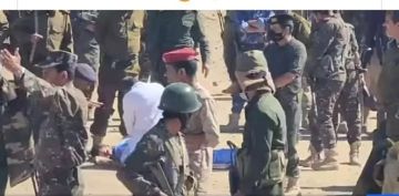 ذمار تنتقم لروح بريئة: إعدام مرتكب جريمة قتل وتقطيع جسد الطفل عبدالجليل العشاري رميا بالرصاص في ميدان عام ذمار تنتقم لروح بريئة: إعدام مرتكب جريمة قتل وتقطيع جسد الطفل عبدالجليل العشاري رميا بالرصاص في ميدان عام