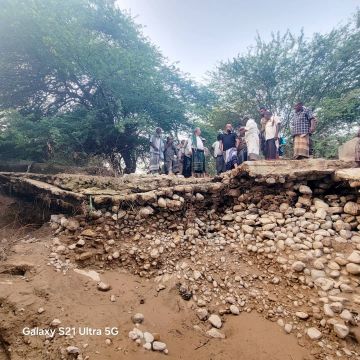 رئيس فريق التوجيه والرقابة الرئاسيالشعيبي يتفقد أضرار السيول في جزول بمديرية حجرحضرموت