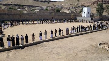 وقفات جماهيرية في ذمار تأكيدا على الجهوزية العالية والوفاء لدماء الشهداء وقفات جماهيرية في ذمار تأكيدا على الجهوزية العالية والوفاء لدماء الشهداء