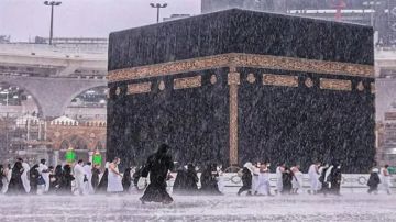 تحذير من الأرصاد: رياح وأتربة تعصف بمكة والمدينة اليوم وتؤثر على الرؤية الأفقية تحذير من الأرصاد: رياح وأتربة تعصف بمكة والمدينة اليوم وتؤثر على الرؤية الأفقية