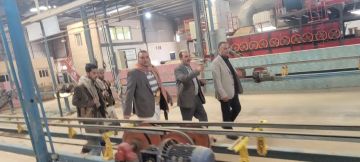 القائم بأعمال وزير الاقتصاد يطلع على وضع أحد المصانع المتعثرة القائم بأعمال وزير الاقتصاد يطلع على وضع أحد المصانع المتعثرة