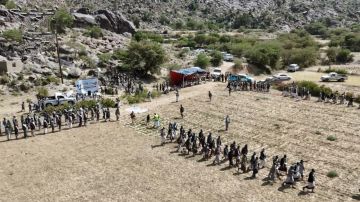 عرض ومناورة عسكرية لخريجي دورات طوفان الأقصى في قطابر بصعدة