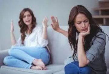 كيف تميز بين العلاقة الصحية والعلاقة السامة.. علامات تحذيرية يجب الانتباه لها