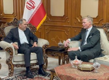 مسقط.. غروندبرغ يبحث مستجدات الأوضاع وخريطة السلام مسقط.. غروندبرغ يبحث مستجدات الأوضاع وخريطة السلام