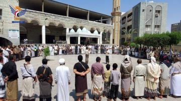 وقفات في الحديدة وفاء للشهداء وتأكيدا على استمرار التعبئة في مواجهة مخططات الأعداء