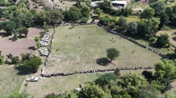 وقفة مسلحة لقبائل شرعب الرونة تجديدا للعهد وإعلان البراءة من الخونة وقفة مسلحة لقبائل شرعب الرونة تجديدا للعهد وإعلان البراءة من الخونة