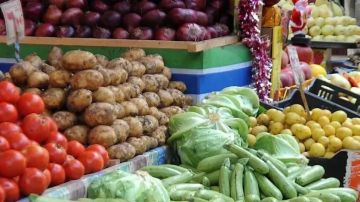 أسعار الخضراوات والفاكهة اليوم الجمعة 24 أكتوبر 2025 في سوق العبور للجملة