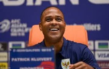 الاتحاد الإندونيسي لكرة القدم ينفصل عن مدرب المنتخب الوطني كلويفرت