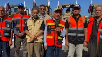 آلاف الأطفال والنساء تحت الأنقاض.. بلدية غزة تنادش بإدخال معدات ثقيلة لانتشاء الشهداء آلاف الأطفال والنساء تحت الأنقاض.. بلدية غزة تنادش بإدخال معدات ثقيلة لانتشاء الشهداء
