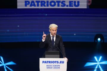 زعيم اليمين المتطرف الهولندي غيرت فيلدرز يوقف حملته الانتخابية بعد تهديدات زعيم اليمين المتطرف الهولندي غيرت فيلدرز يوقف حملته الانتخابية بعد تهديدات