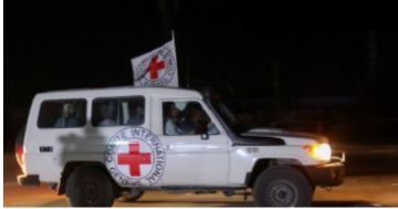 الصليب الأحمر يعلن استلام جثتى أسيرين للاحتلال من حركة حماس