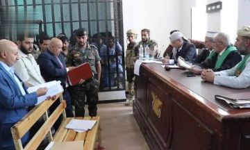 بين الإعدام والسجن.. مليشيا الحوثي تصدر أحكاما قضائية ضد 31 شخصا بتهمة التخابر مع التحالف العربي (الأسماء) بين الإعدام والسجن.. مليشيا الحوثي تصدر أحكاما قضائية ضد 31 شخصا بتهمة التخابر مع التحالف العربي (الأسماء)