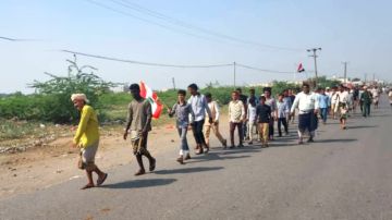 مسير شعبي لخريجي دورات طوفان الأقصى في المراوعة مسير شعبي لخريجي دورات طوفان الأقصى في المراوعة