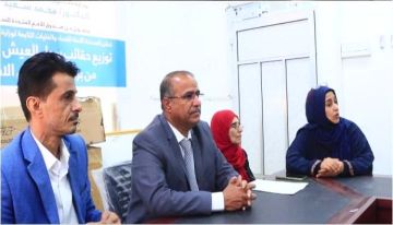 خلال توزيع حقائب سبل العيش للمستفيدات من برنامج التمكين الاقتصادي الوزير الزعوري يؤكد على أهمية دعم وتعزيز أنشطة المساحات الآمنة للنساء والفتيات