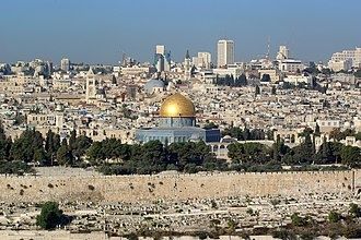 محافظة القدس: العدو الإسرائيلي سلم 30 إخطار هدم ووقف بناء في بلدتين بهدف التهجير قسرا