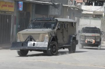 العدو الإسرائيلي ينفذ اعتداءات واسعة في الضفة الغربية العدو الإسرائيلي ينفذ اعتداءات واسعة في الضفة الغربية