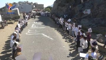 تعز.. وقفة قبلية بحيفان تأكيدا على الجهوزية وإعلانا للبراءة من الخونة والعملاء