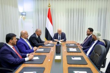 عبدالله العليمي: نواجه التحديات بروح صلبة موحدة من أجل اليمن واستقراره