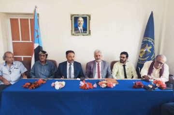 رئيس تنفيذية انتقالي أبين يعقد لقاء مشتركا للهيئة التنفيذية لانتقالي المحافظة والهيئة الإدارية لمنسقية الجامعة رئيس تنفيذية انتقالي أبين يعقد لقاء مشتركا للهيئة التنفيذية لانتقالي المحافظة والهيئة الإدارية لمنسقية الجامعة