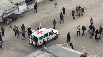 الجيش الإسرائيلي: الصليب الأحمر في طريقه لاستلام الدفعة الثانية من الرهائن الجيش الإسرائيلي: الصليب الأحمر في طريقه لاستلام الدفعة الثانية من الرهائن