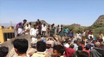 الضالع... تدشين العمل في مشروع طريق الحقل الجبل بجهود مجتمعية ذاتية الضالع... تدشين العمل في مشروع طريق الحقل الجبل بجهود مجتمعية ذاتية