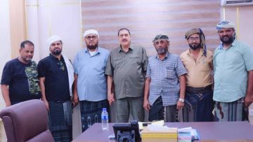 مدير أمن العاصمة عدن يكرم الإدارة العامة لورشة صيانة المركبات العسكرية والأمنية