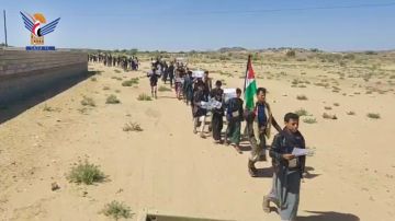 مسيرات راجلة لقوات التعبئة بمديريات بدبدة وجبل مراد وماهلية في مأرب