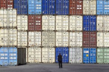 نحو 26 مليار دولار قيمة الصادرات غير النفطية الإيرانية خلال ستة أشهر