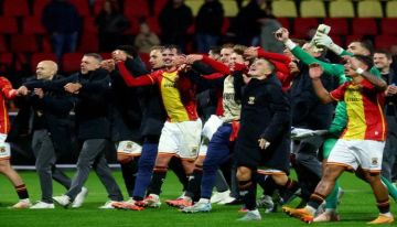 إيغز الهولندي يحقق فوزا تاريخيا على أستون فيلا في الدوري الأوروبي