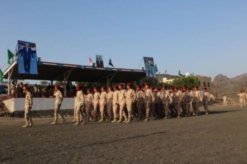 وزير الدفاع يتفقد جاهزية اللواء الخامس دعم وإسناد