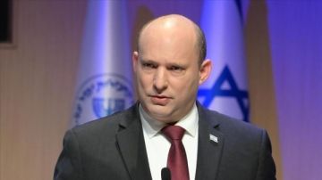 بينيت: سياسات نتنياهو أفقدت إسرائيل دعم معظم العالم الغربي بينيت: سياسات نتنياهو أفقدت إسرائيل دعم معظم العالم الغربي