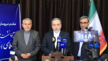 وزير الخارجية الإيراني : جشع واشنطن السبب عدم عودتنا الى طاولة المفاوضات وزير الخارجية الإيراني : جشع واشنطن السبب عدم عودتنا الى طاولة المفاوضات